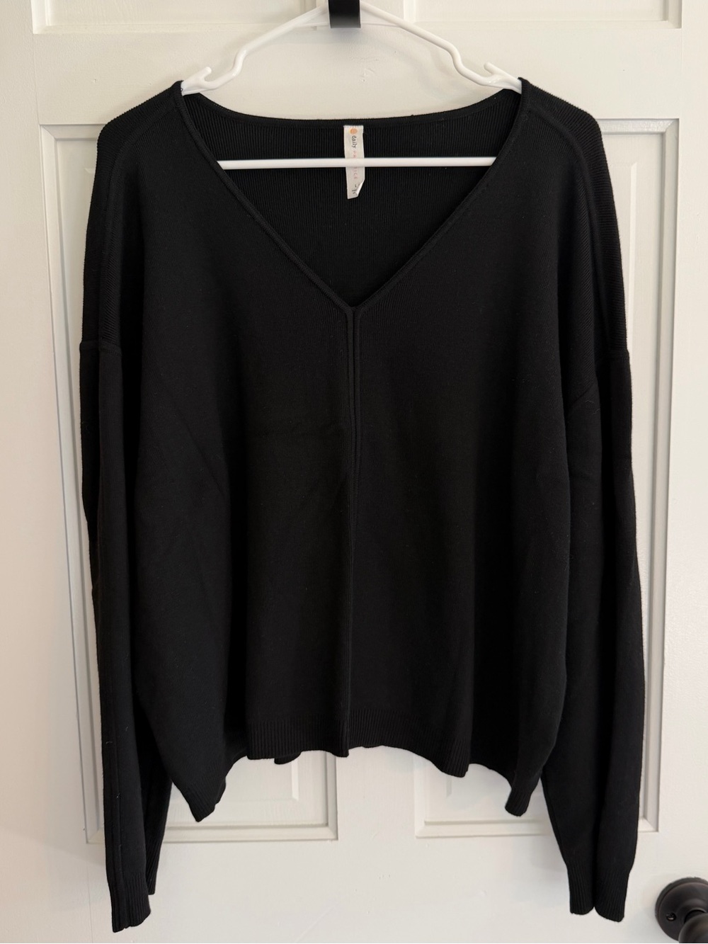 Daily Practice Black V-Neck Knit Sweater Relaxed Drop Shoulder Women’s Large